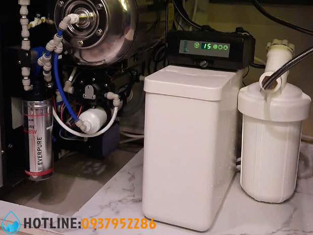 Máy Làm Mềm Nước Cứng Pentair Riversoft 4