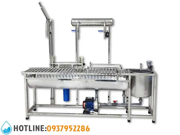 Thumbnail 3: Bàn Chiết Rót Nước Đóng Chai, Đóng Bình Thủ Công